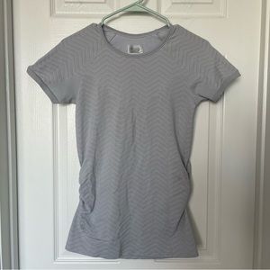 Athleta Chevron Gray Workout Athletic Tshirt Top Womens Size Medium